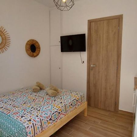 Birdhouse Room Ermoupoli Bagian luar foto