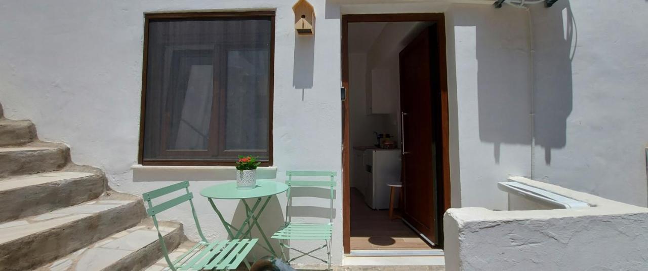 Birdhouse Room Ermoupoli Bagian luar foto